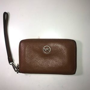 Micheal Kors Wristlet / Wallet